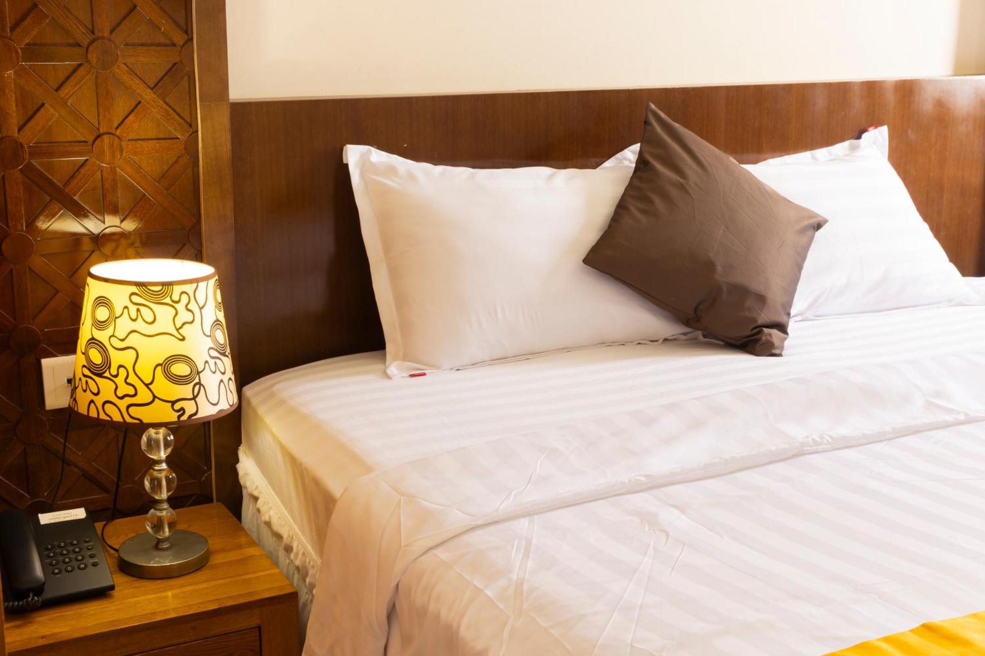 Hotel California 2*